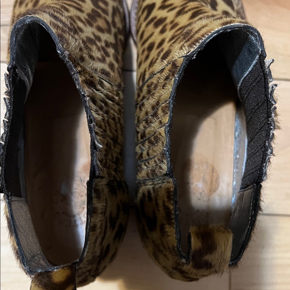Buttero Leopard Print Ankle Booties - Picture 6 of 17